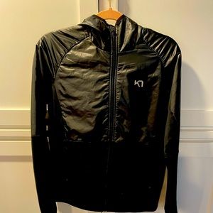 Kari Traa Hooded windbreaker
